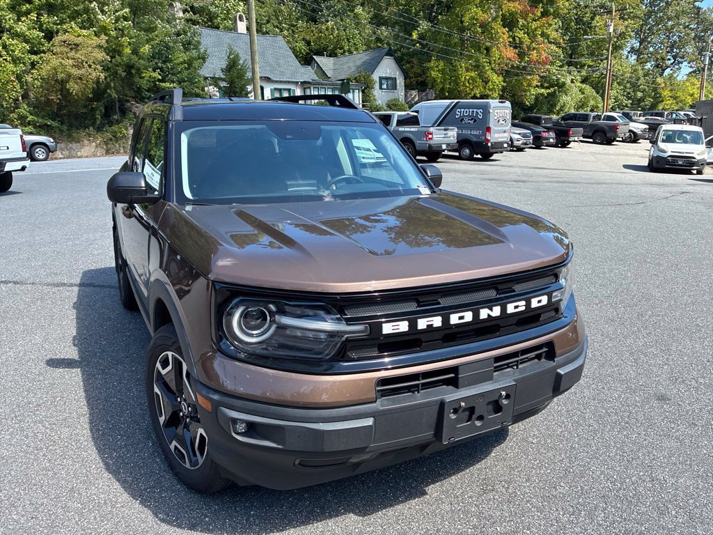 Used 2022 Ford Bronco Sport Outer Banks w/ Tech Package AWD/4WD image 2