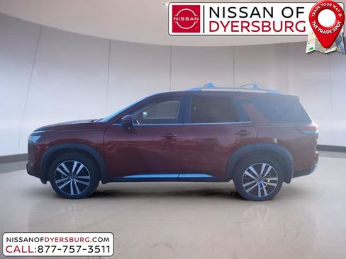 Used 2024 Nissan Pathfinder Platinum w/ Cargo Package image 6