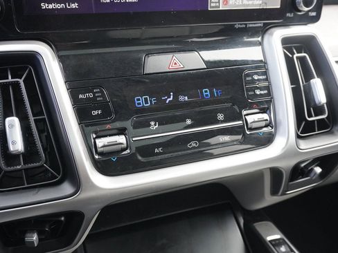 Used 2022 Kia Sorento S w/ Panoramic Sunroof Package image 44