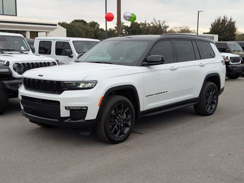 New 2025 Jeep Grand Cherokee L Limited w/ Trailer Tow Package image 9