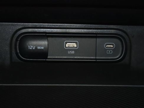 Used 2025 Kia Sportage LX image 21