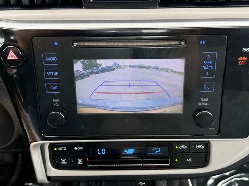 Used 2017 Toyota Corolla LE image 33