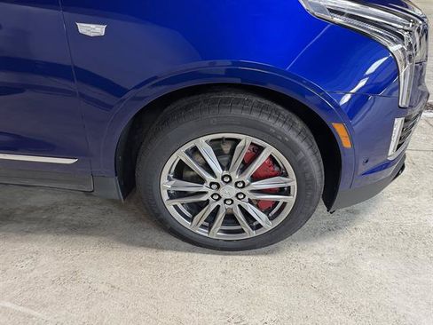 Certified 2026 Cadillac XT5 Sportv w/ LPO, Floor Liner Package AWD/4WD image 7