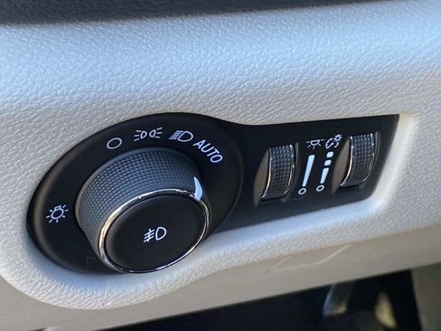 Certified 2022 Chrysler Pacifica Touring-L image 29