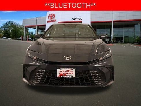 Used 2025 Toyota Camry SE image 8