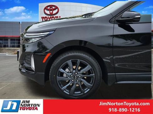 Used 2022 Chevrolet Equinox RS w/ RS Leather Package FWD image 9