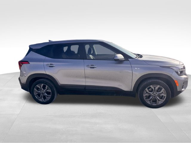 Used 2025 Kia Seltos LX AWD/4WD image 4