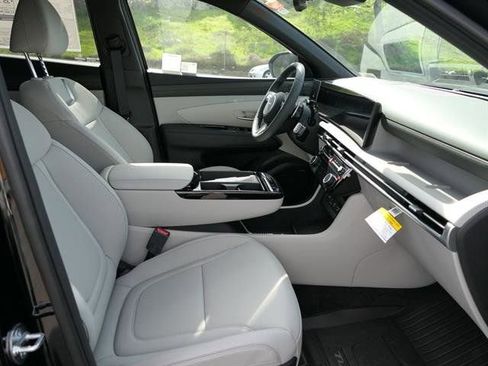 New 2025 Hyundai Tucson Limited image 27