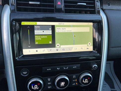 Used 2017 Land Rover Discovery HSE AWD/4WD image 32