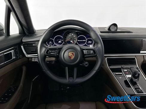 Used 2022 Porsche Panamera GTS image 16