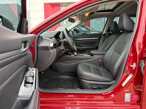 Certified 2025 Nissan Altima 2.5 SR w/ SR Premium Package FWD image 16
