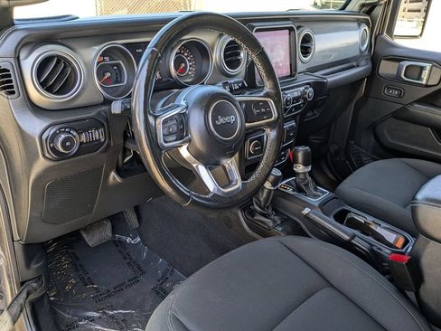 Used 2022 Jeep Wrangler Unlimited Sahara w/ Cold Weather Group AWD/4WD image 14