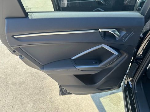 New 2025 Audi Q3 2.0T Premium image 21