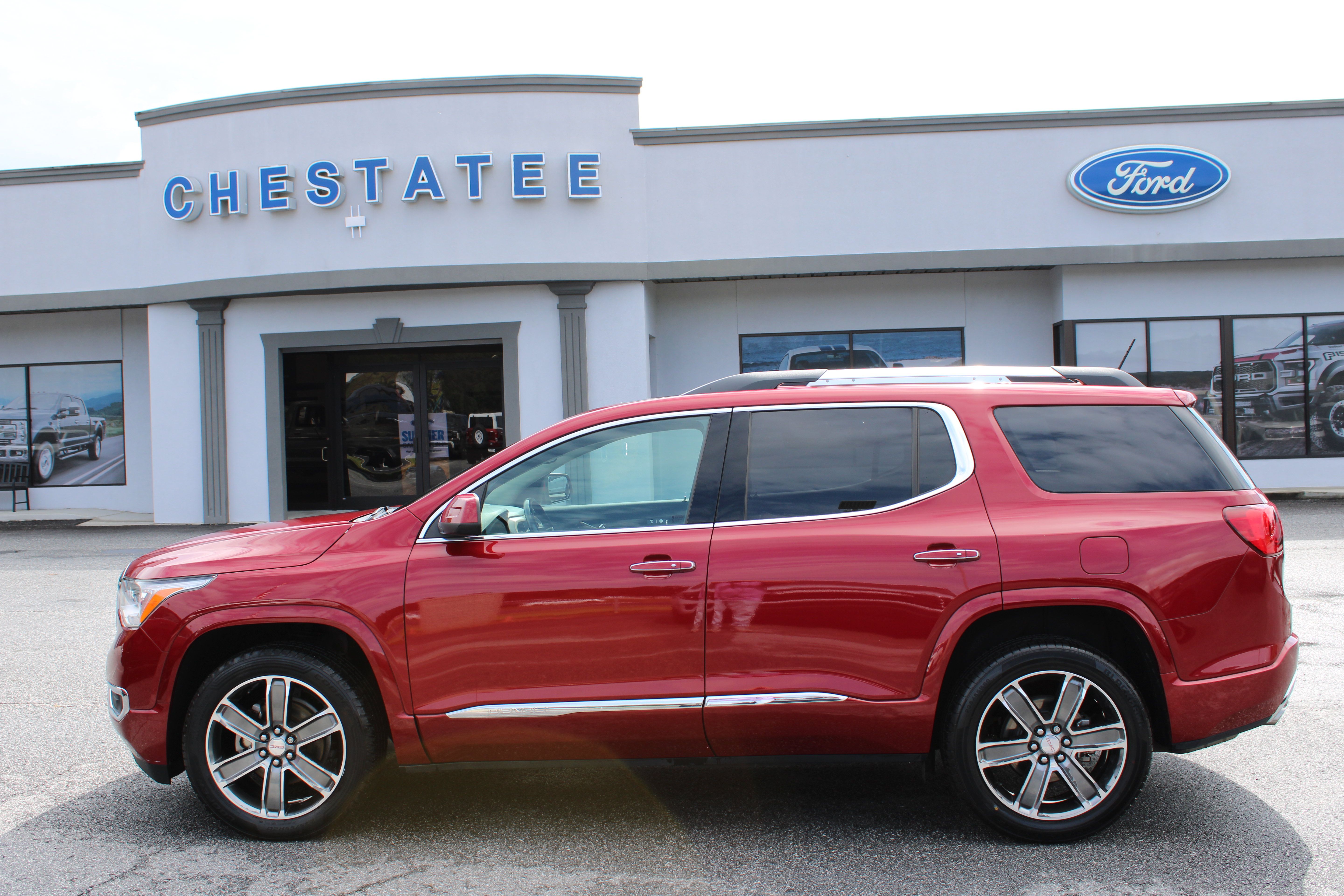Used 2019 GMC Acadia Denali w/ Technology Package FWD image 1