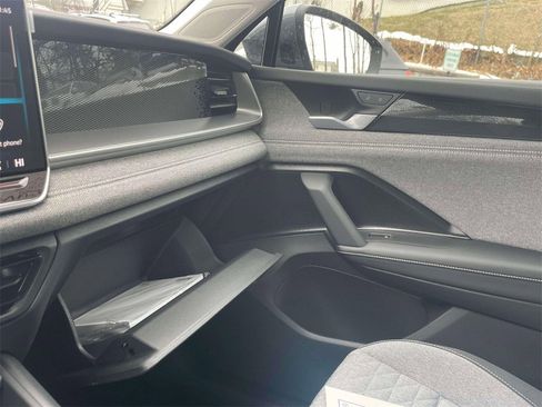 New 2026 Volkswagen Tiguan SE image 29