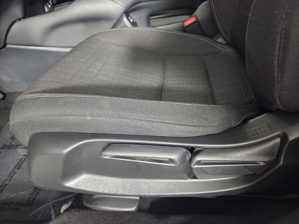 Used 2023 Honda HR-V LX image 31