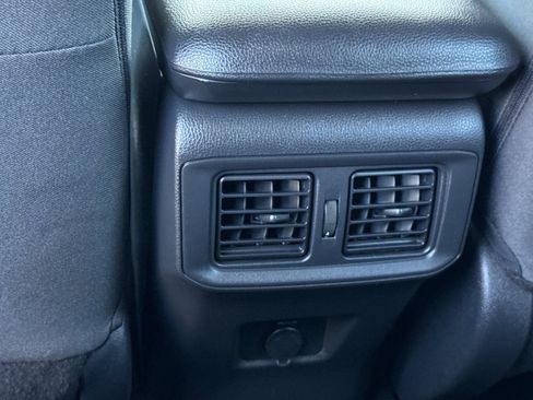 Used 2022 Toyota RAV4 LE image 13