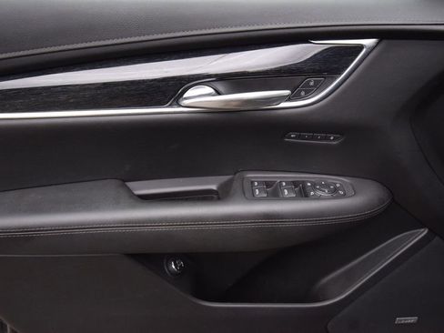 Used 2020 Cadillac XT5 Premium Luxury FWD image 25