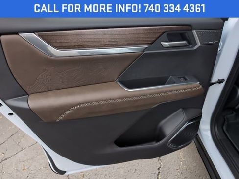 New 2026 GMC Acadia Denali Ultimate w/ LPO, Floor Liner Package image 10