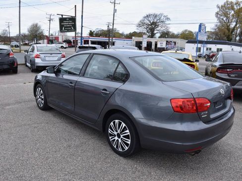 Used 2012 Volkswagen Jetta SE FWD image 9