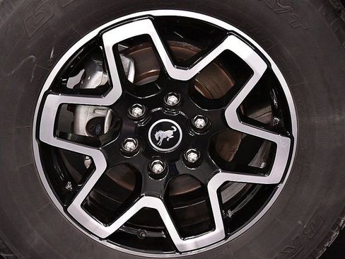 Used 2025 Ford Bronco Outer Banks image 9