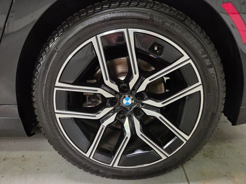Used 2024 BMW 740i xDrive AWD/4WD image 13