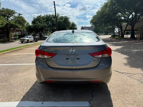 Used 2013 Hyundai Elantra GLS w/ Preferred Pkg FWD image 5