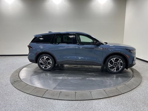 New 2026 Lincoln Nautilus Premier w/ Equipment Group 102A AWD/4WD image 5