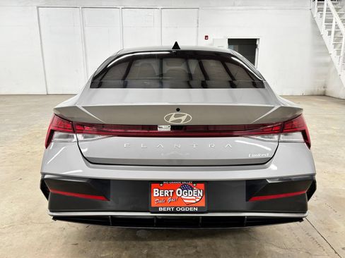 Certified 2025 Hyundai Elantra Limited FWD image 6