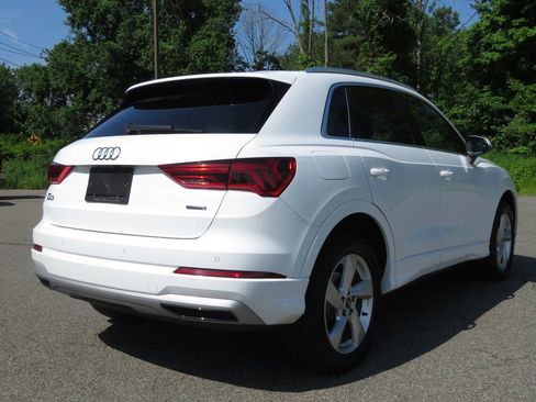 Used 2022 Audi Q3 2.0T Premium w/ Convenience Package AWD/4WD image 5