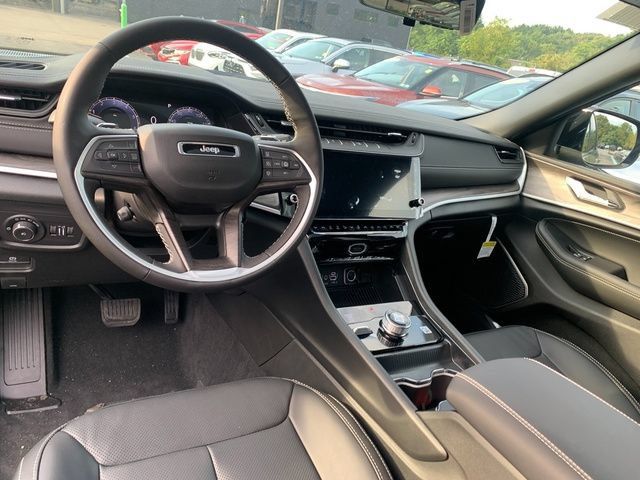 New 2027 Jeep Grand Cherokee Limited AWD/4WD image 13