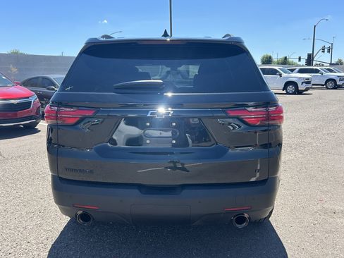 Used 2023 Chevrolet Traverse LT FWD image 4