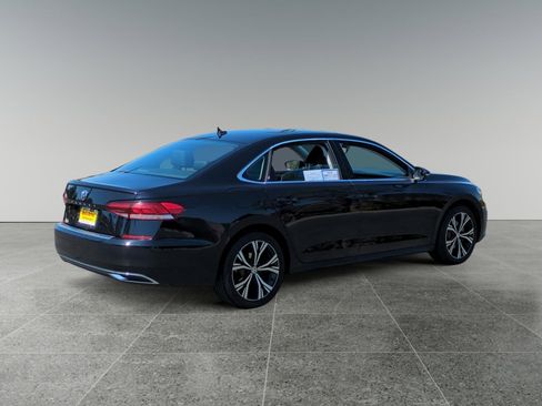 Used 2022 Volkswagen Passat 2.0T SE image 5