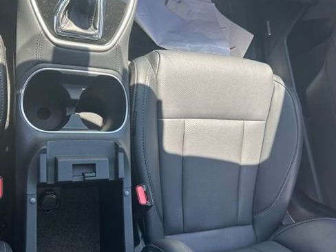 Used 2025 Subaru Outback Limited AWD/4WD image 18