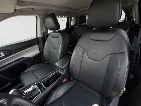 Used 2022 Jeep Compass Latitude w/ Sun and Sound Group AWD/4WD image 19