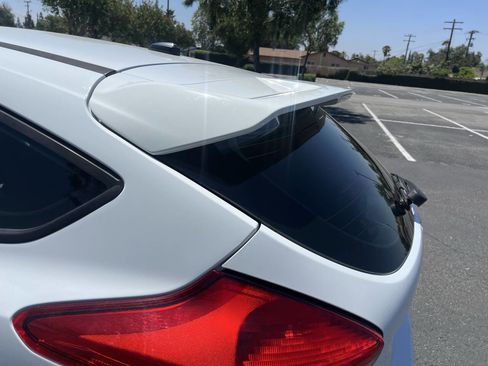 Used 2018 Ford Focus ST FWD image 32