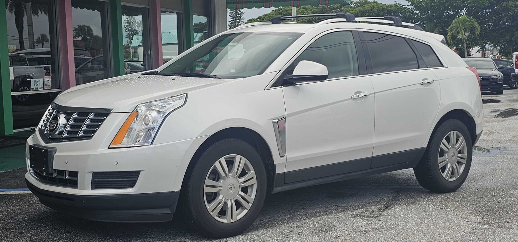 Used 2016 Cadillac SRX Luxury FWD image 1