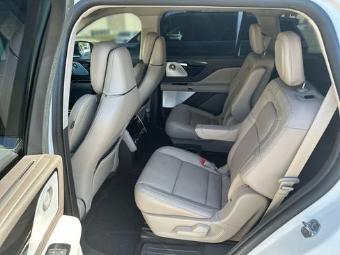 Used 2023 Lincoln Aviator Reserve w/ Equipment Group 201A AWD/4WD image 24