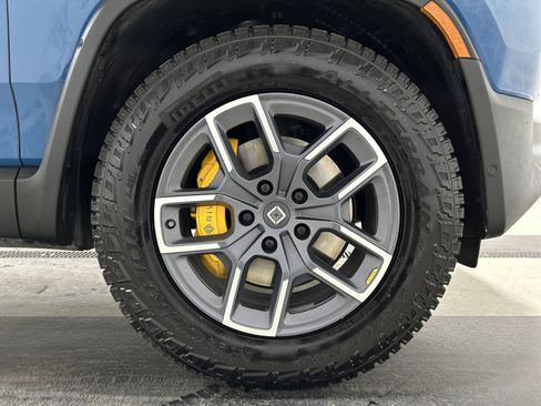 Used 2023 Rivian R1T Adventure image 11