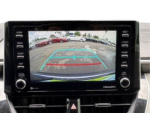 Used 2021 Toyota Corolla LE image 16