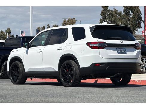Used 2024 Honda Pilot LX image 6