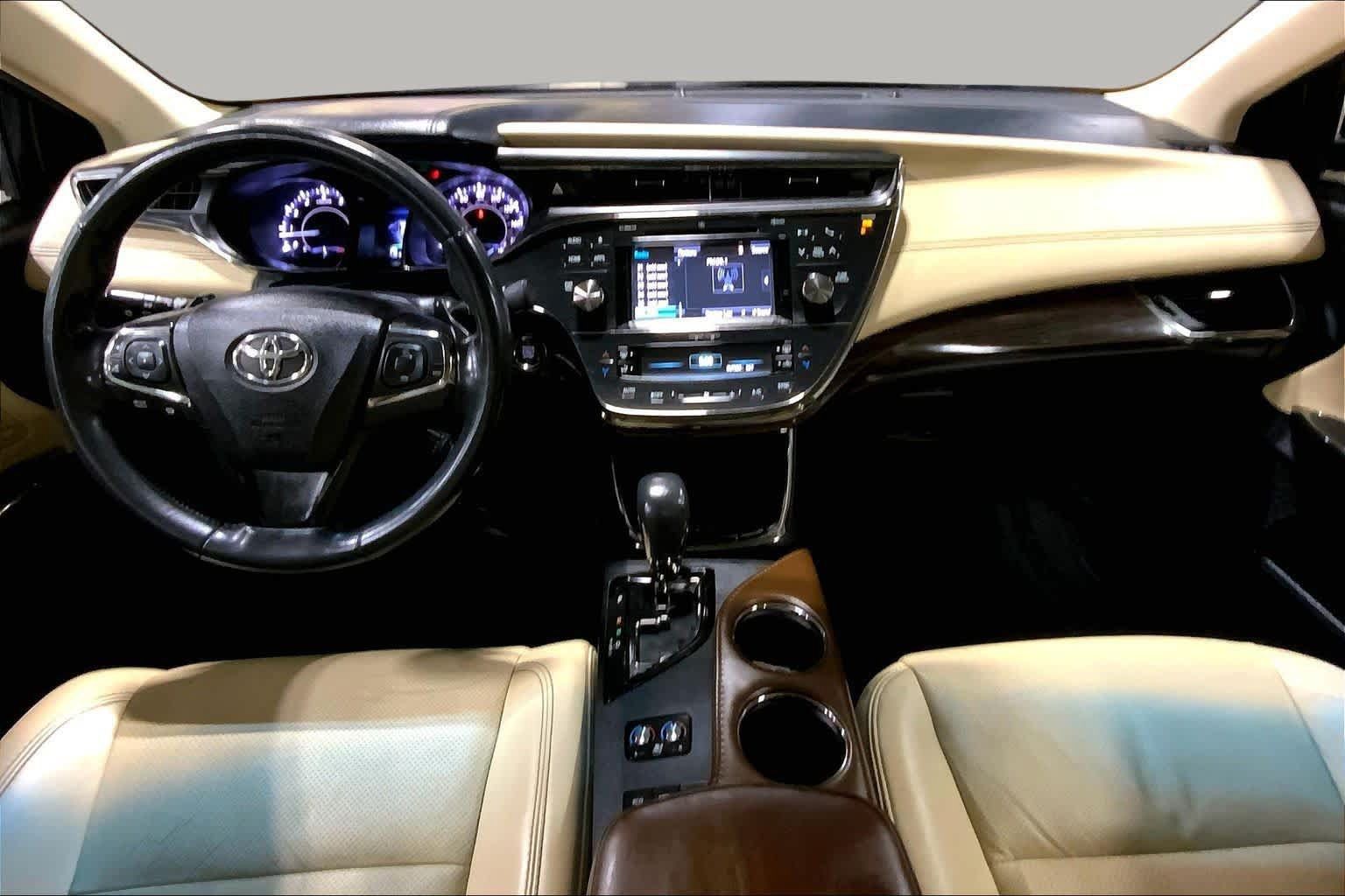 Used 2015 Toyota Avalon Limited FWD image 16