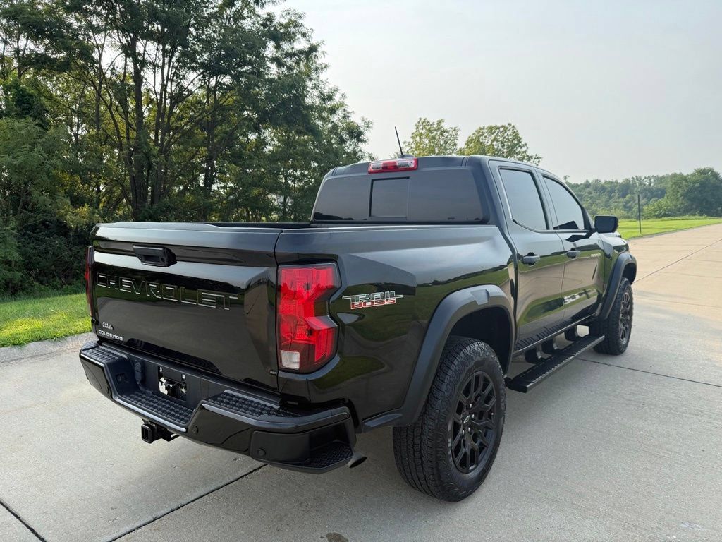 Used 2024 Chevrolet Colorado Trail Boss w/ Technology Package AWD/4WD image 2