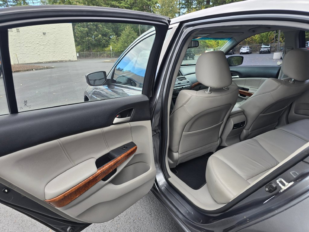 Used 2011 Honda Accord EX-L image 8