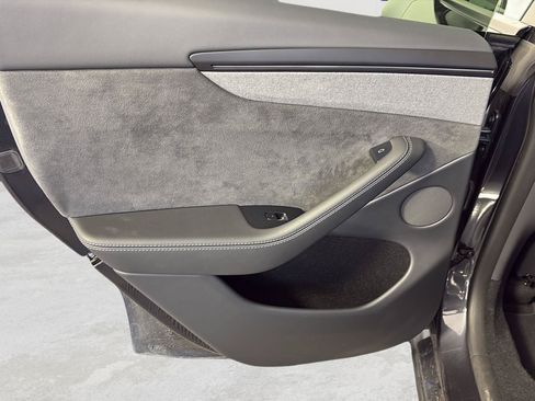 Used 2026 Tesla Model Y Long Range AWD/4WD image 22