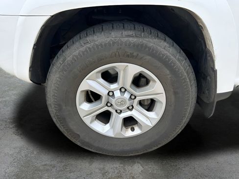 Used 2024 Toyota 4Runner SR5 image 31