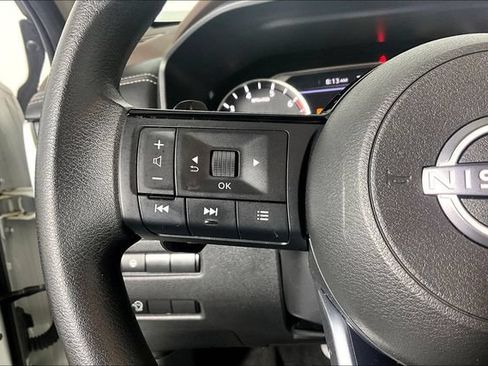 Used 2023 Nissan Rogue SV AWD/4WD image 21