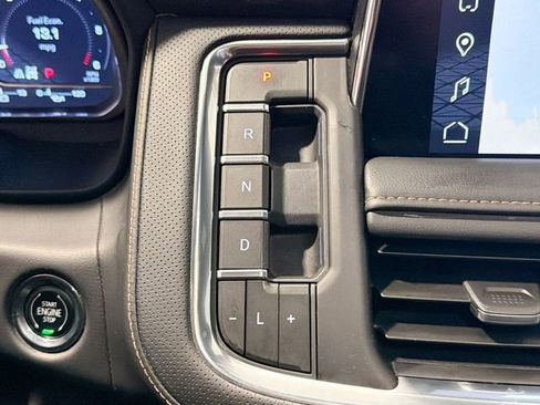 Used 2023 GMC Yukon AT4 AWD/4WD image 17