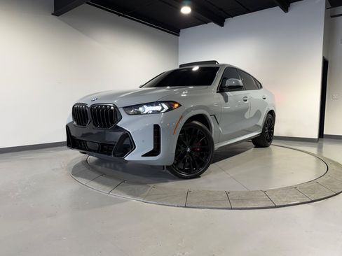 Used 2025 BMW X6 xDrive40i w/ Premium Package AWD/4WD image 3