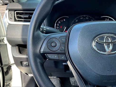 Used 2024 Toyota RAV4 LE AWD/4WD image 10